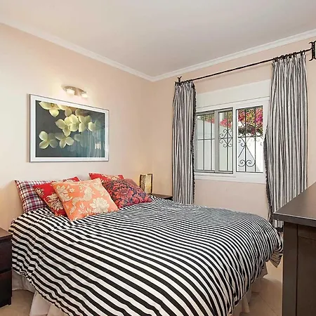 Benamara Sleeps 4 Air Con Wifi Villa Estepona