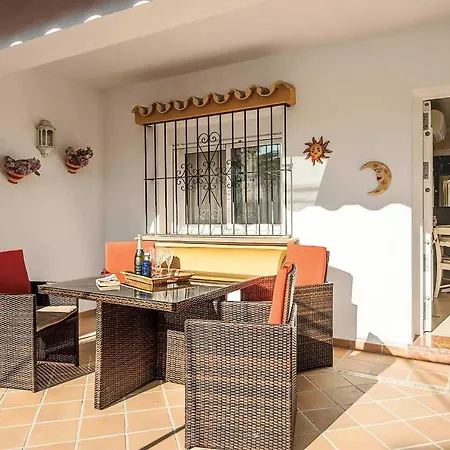 Benamara Sleeps 4 Air Con Wifi * Estepona